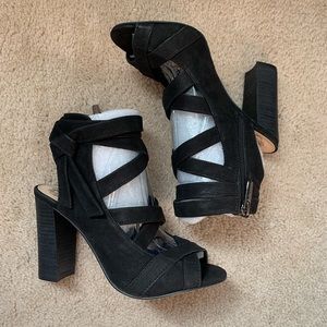 Vince Camuto Black Leather Sammson Sandal